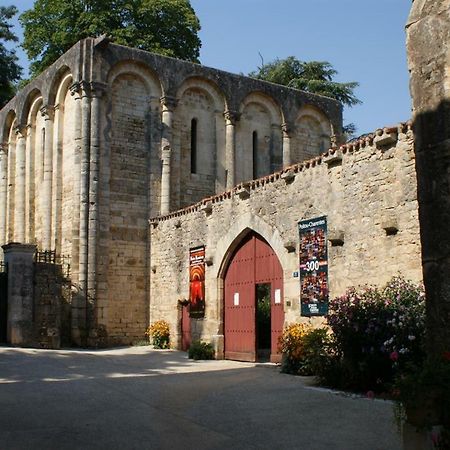 La Vieille Maison Rose Acomodação com café da manhã Nanteuil-en-Vallée Exterior foto