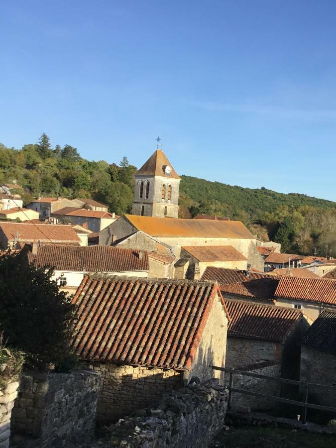 La Vieille Maison Rose Acomodação com café da manhã Nanteuil-en-Vallée Exterior foto